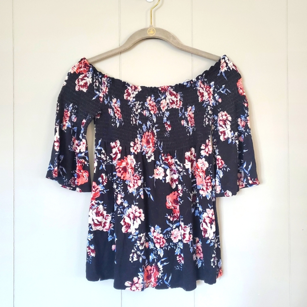 Black floral print off the shoulder sexy small shirt
